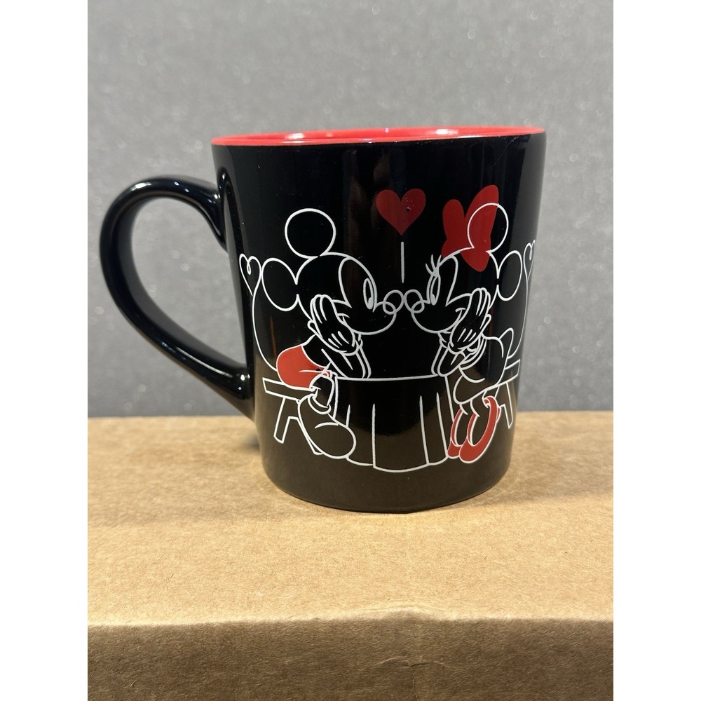Disney Mickey & Minnie Mouse Hearts Love Ceramic Black/Red Coffee Mug 4.25"